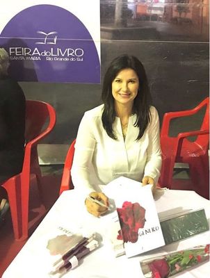 Professora do Curso de Direito participa de livro sobre gênero Professora do Curso de Direito participa de livro sobre gênero