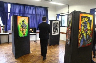 3ª edição da Exposição “A Arte Liberta” comemora os 10 anos do Projeto de Extensão: Direitos Humanos na Prisão 3ª edição da Exposição “A Arte Liberta” comemora os 10 anos do Projeto de Extensão: Direitos Humanos na Prisão
