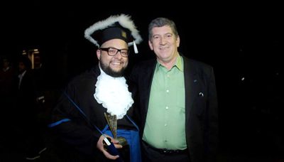 Aluno de Administração recebe troféu Destaque Acadêmico concedido pelo CRA/RS Aluno de Administração recebe troféu Destaque Acadêmico concedido pelo CRA/RS