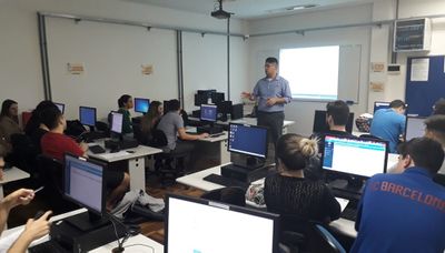 Alunos participam de evento sobre Simulação de processos de Negociação com uso de Tecnologia da Informação Alunos participam de evento sobre Simulação de processos de Negociação com uso de Tecnologia da Informação