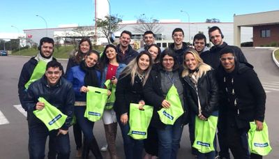 Estudantes de Administração do IPA visitam a empresa Tramontina Estudantes de Administração do IPA visitam a empresa Tramontina