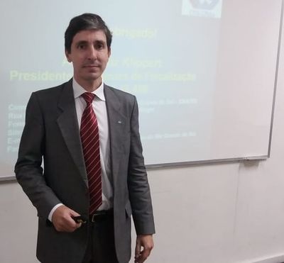 Representante do Conselho Regional de Administração realiza encontro com alunos de Administração do IPA Representante do Conselho Regional de Administração realiza encontro com alunos de Administração do IPA