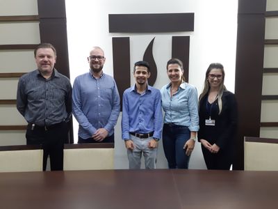 Aluno surdo apresenta TCC de Ciências Contábeis Aluno surdo apresenta TCC de Ciências Contábeis