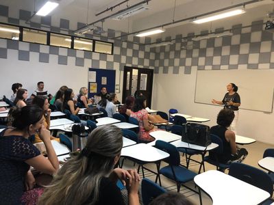 Léa Japur apresenta seus projetos em aula inaugural de Design de Interiores Léa Japur apresenta seus projetos em aula inaugural de Design de Interiores