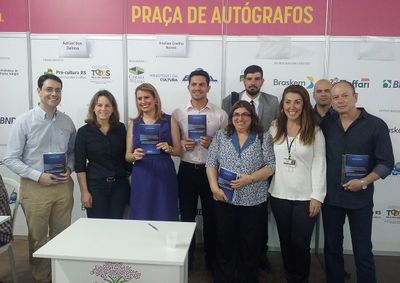 IPA lança nove livros na 63ª Feira do Livro de Porto Alegre IPA lança nove livros na 63ª Feira do Livro de Porto Alegre
