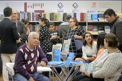 Editora Metodista lança seis livros durante a Bienal Internacional do Livro de São Paulo Editora Metodista lança seis livros durante a Bienal Internacional do Livro de São Paulo