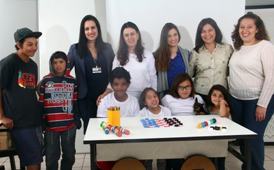 Projeto Costurando Identidades trabalha para resgatar e fortalecer a autoestima dos catadores do 4º Distrito e seus familiares Projeto Costurando Identidades trabalha para resgatar e fortalecer a autoestima dos catadores do 4º Distrito e seus familiares
